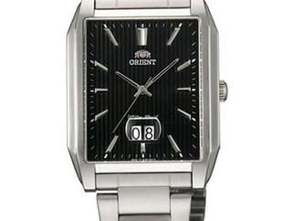 CWAA004 кварцевые часы на стальном браслете.
